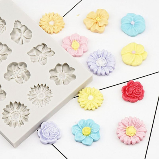 Flower 11 Cavity Fondant Mould