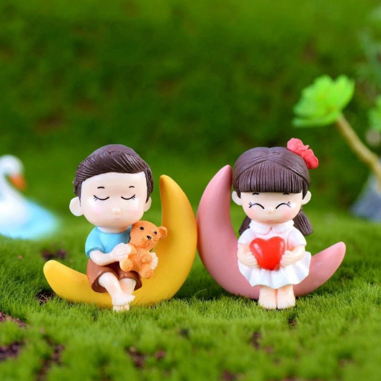 Cute Couple Miniature Figurines (Style 13)