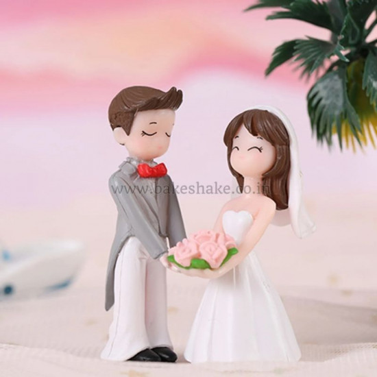 Cute Wedding Couple Miniature Figurines (Style 15)