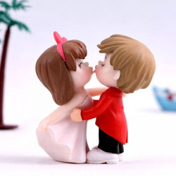 Romantic Couple Miniature Figurines (Style 1)