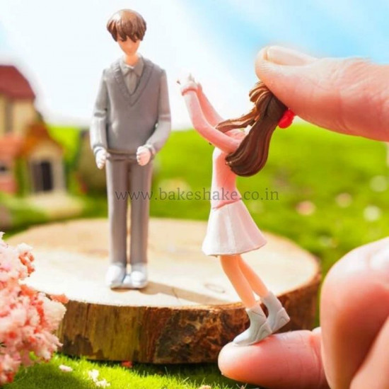 Romantic Couple Miniature Figurines (Style 16)