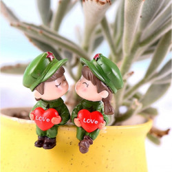 Cute Couple Miniature Figurines (Style 14)