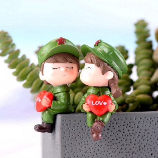 Cute Couple Miniature Figurines (Style 14)