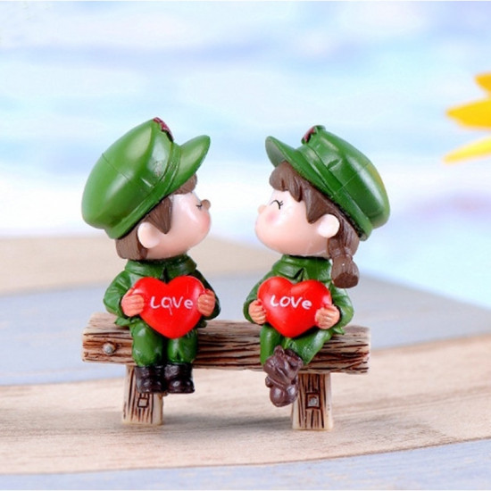 Cute Couple Miniature Figurines (Style 14)