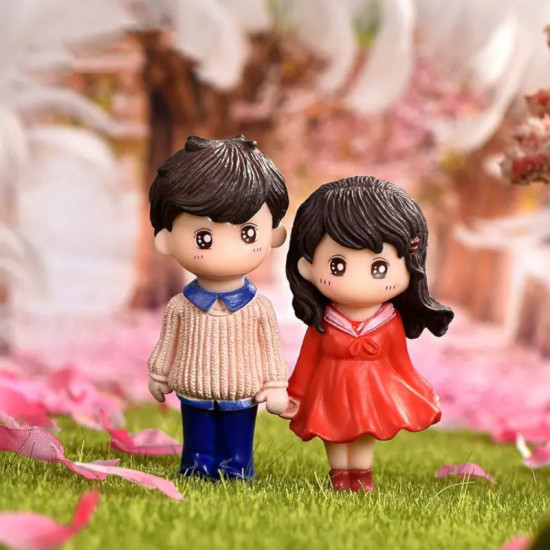 Cute Couple Miniature Figurines (Style 17)