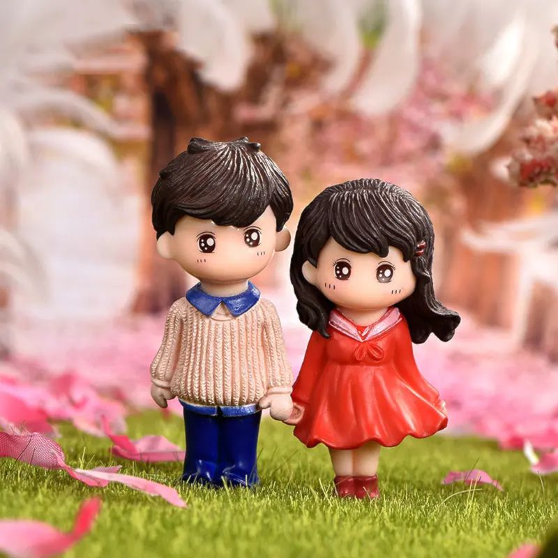 miniature couple dolls
