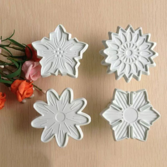 Mix Design Flower Shape Plunger Cutter (Set of 4)