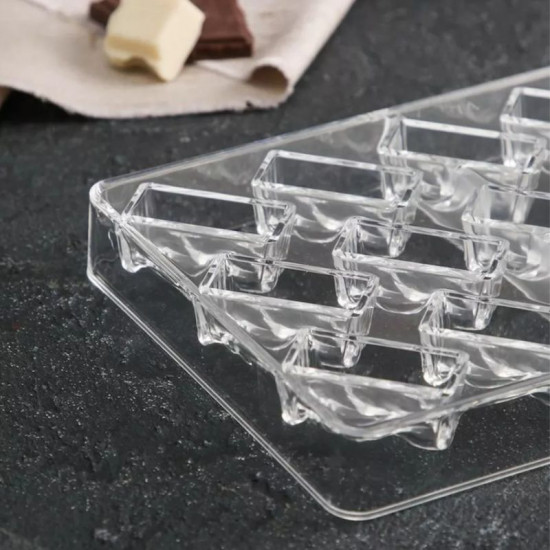 Rectangular Shape With Twist Design Polycarbonate Chocolate Mould